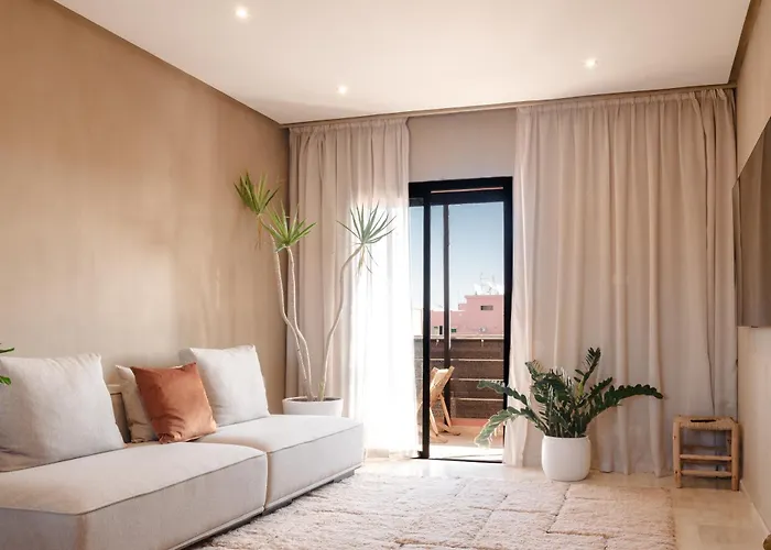 Large Stylish Condo Central Gueliz With Pool Access